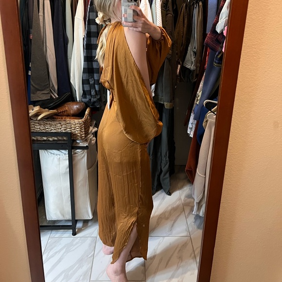 VICI - jumpsuit, sleeve cut out and open back - rust color - Picture 2 of 4